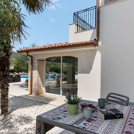 Hope - With Shared Pool Casa de hóspedes Poreč