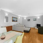 Hope - With Shared Pool 4* بوريتش