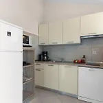 بيت ضيافة Hope - With Shared Pool 4*