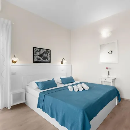 Hope - With Shared Pool Penzion