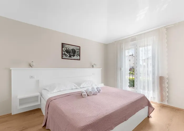 Hope - With Shared Pool Guest house Porec