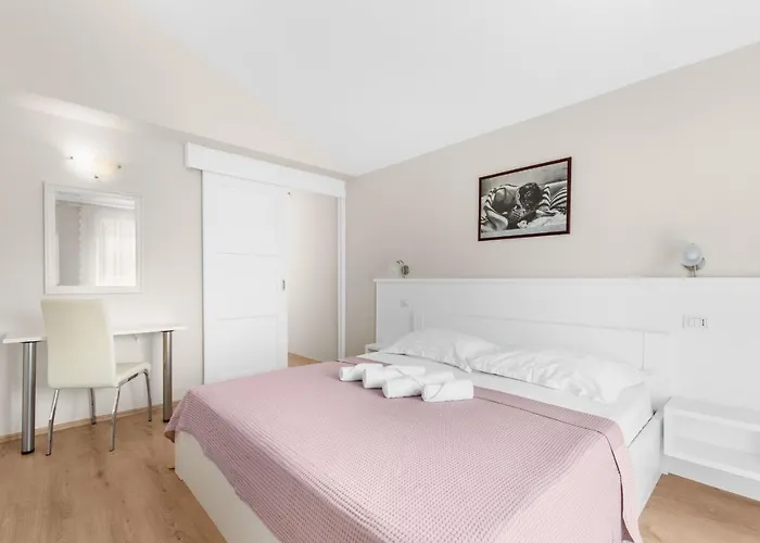 Hope - With Shared Pool Porec