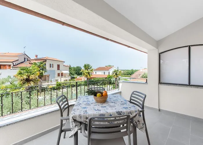 Hope - With Shared Pool Guest house Porec