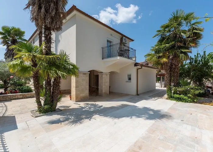 Hope - With Shared Pool Porec