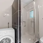 Hope - With Shared Pool Guest house 4*