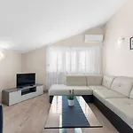 Guest house Hope - With Shared Pool 4*