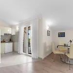 Hope - With Shared Pool Porec