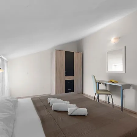 Hope - With Shared Pool 4* Poreč