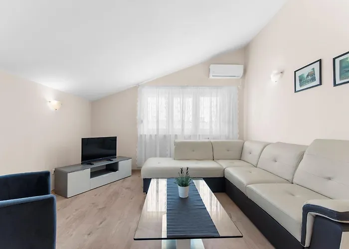 Гостевой дом Hope - With Shared Pool 4*